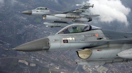 Belgia overleverer de to første F-16-flyene til Ukraina i år