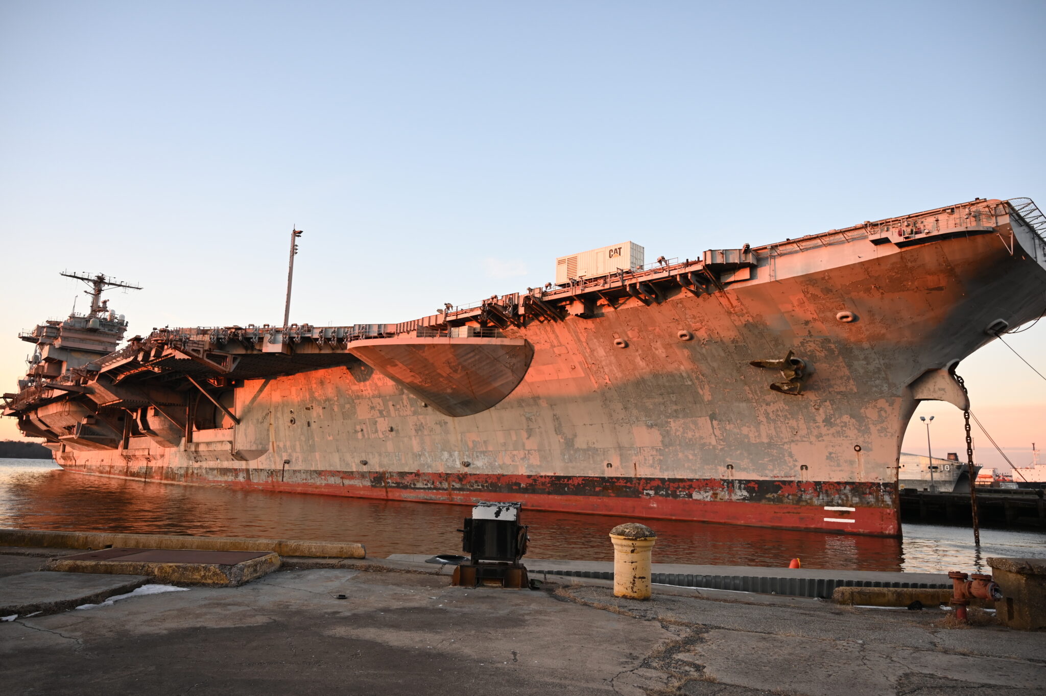 Hangarskipet USS John F. Kennedy (CV 67) med konvensjonell motor